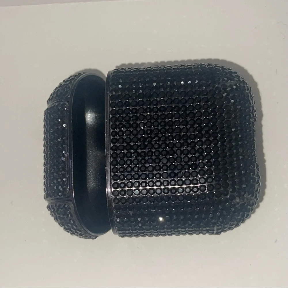 Lax airpods black
